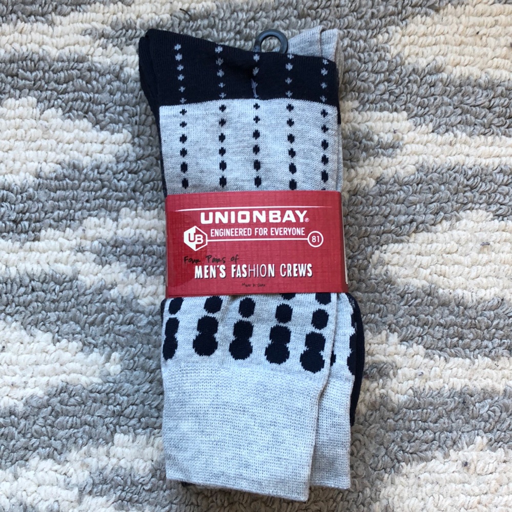 UNIONBAY men’s pattern dress socks (4 pairs)